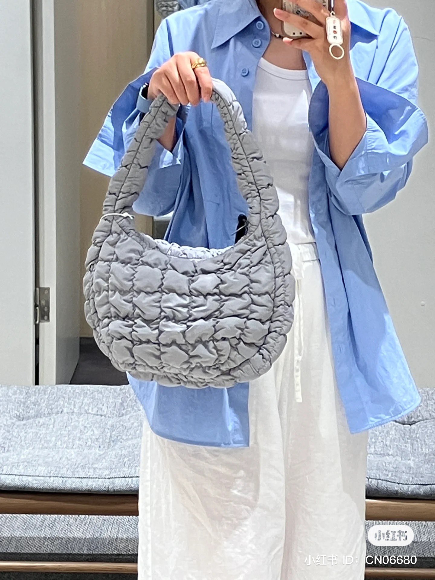 【COS】 Quilted Mini Bag : Light Grey AzuraMart - COS Quilted Bag - Grey - Mini