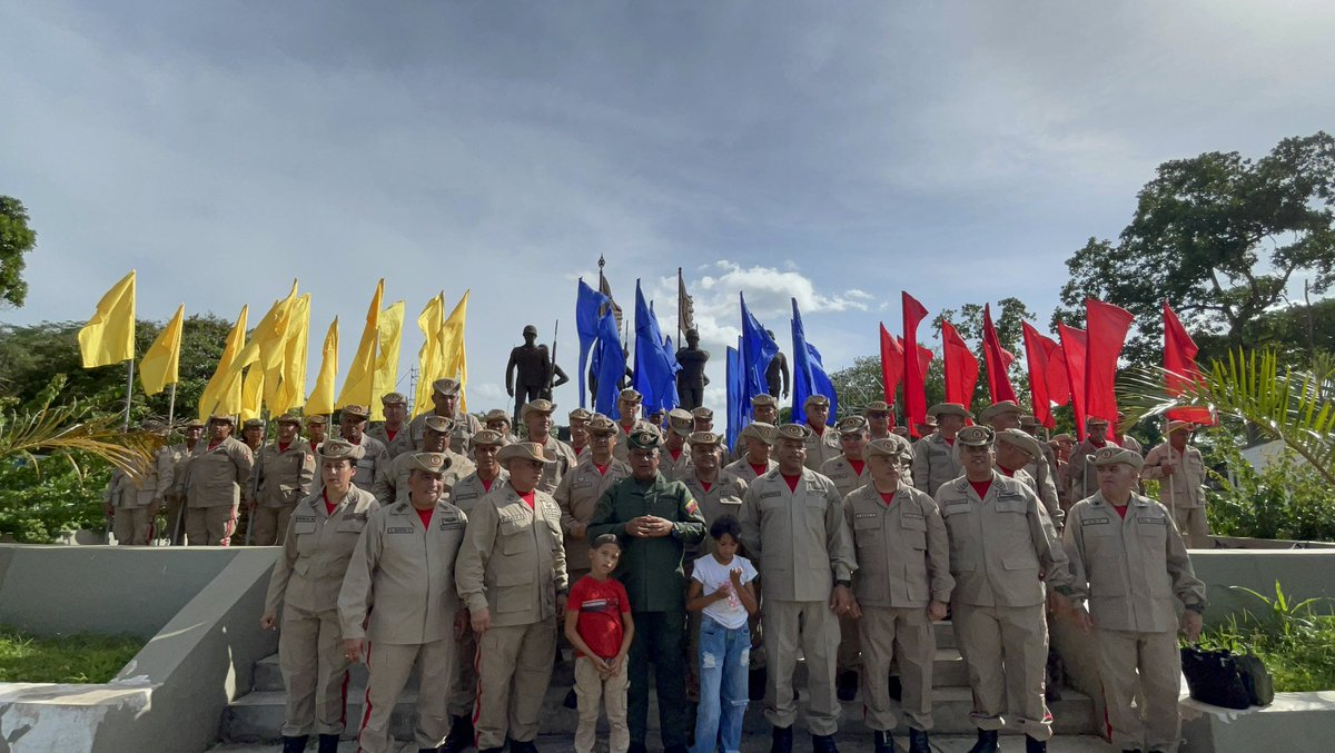 opermarcano4's tweet photo. Hoy el Estado Mayor de la @Milicia_B1 y del Glorioso @somos_ejercito, sostuvimos una reunión de trabajo en el Inmortal Campo de Carabobo, para afinar detalles de la conmemoración de los 203 Años de la Batalla de Carabobo y día del Ejército Bolivariano. https://t.co/FmI4KrRB5u
