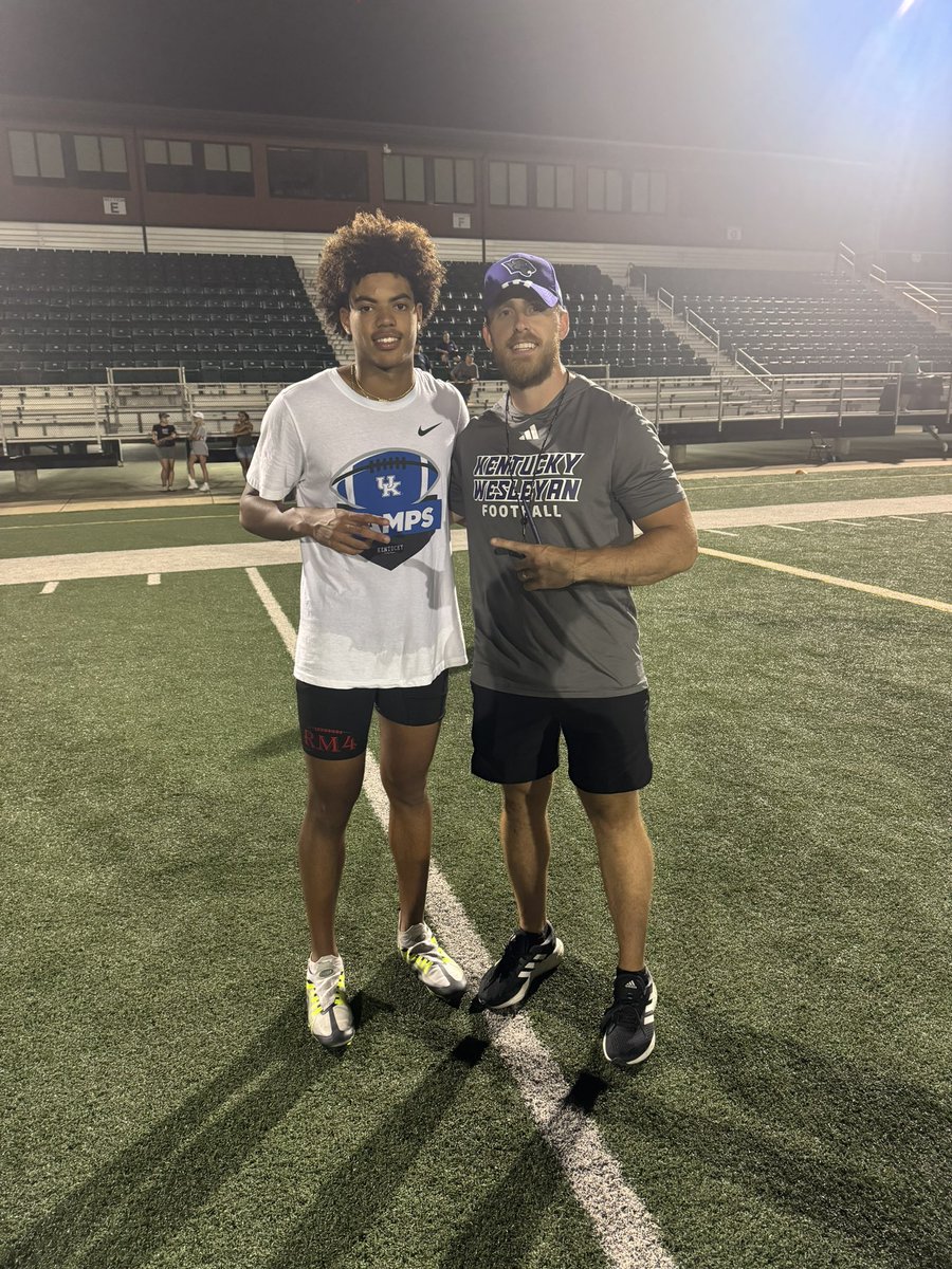 braylonmoss2's tweet photo. Blessed to have earned a offer from Kentucky Wesleyan university @CoachJMike @kwc_football https://t.co/6yvsrJrUgu