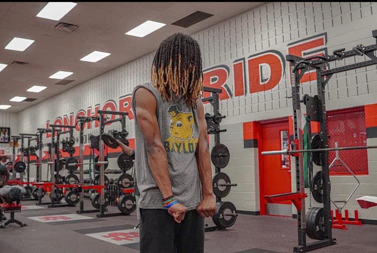 JaymierSli07's tweet photo. This is just the beginning! 💪🏽💯🏈 #CedarHill #Texas https://t.co/4FknSfhJSZ