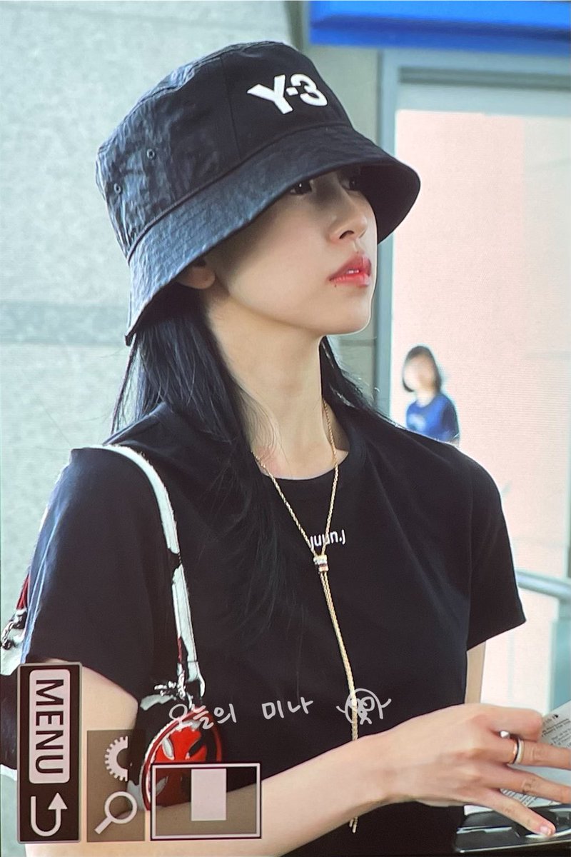 lovemenow_324's tweet photo. 240621 😗
#TWICE #트와이스 #MINA #미나 #ミナ https://t.co/qGX066Dj2N