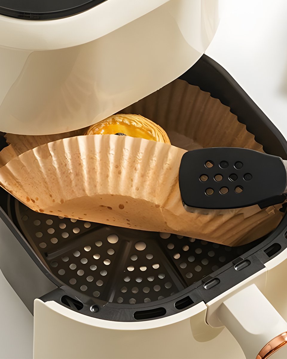 KammakShop's tweet image. Keep your fryer spotless with our liners! 🧽 No more oil stains, just a clean and shiny fryer. ✨#kittchenessentials #amazonkitchenfinds
