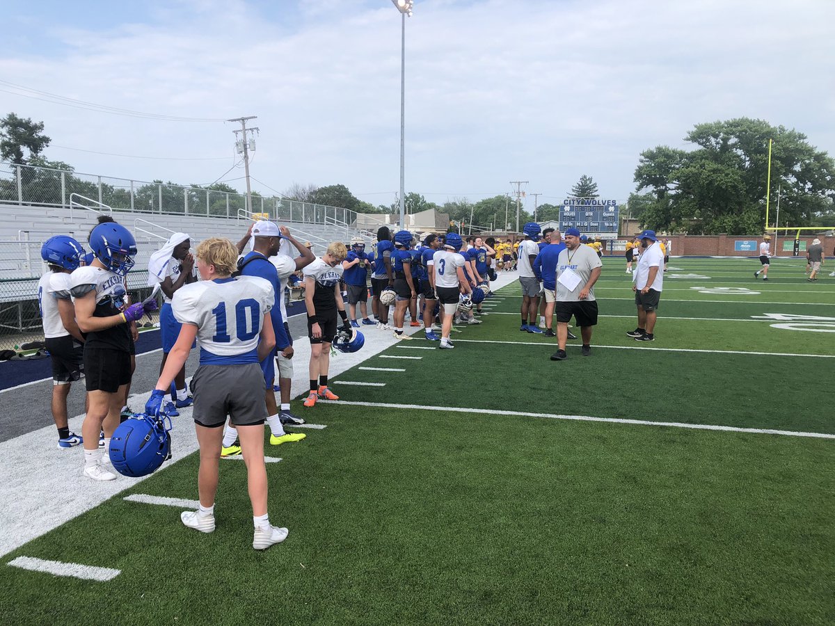ElkhartLionsFB's tweet photo. Great competition today! Thanks to @CoachCodyFrench and Michigan City for hosting New Haven, Hobart, and us. Lots of good players on display and entertaining football! Best of luck to all the teams this season. #NewERA https://t.co/m2sHcLP6vN