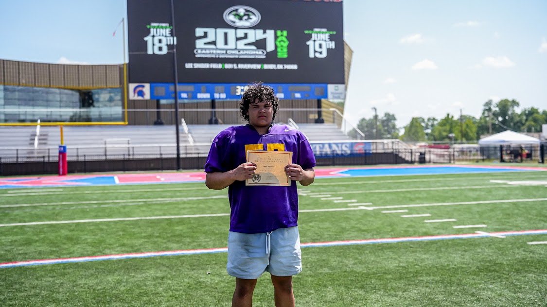 coachscole51's tweet photo. That’s our “Dirt Bag” Award Winner! Excited to see what @TBigpnd44 does in his senior year! https://t.co/4RLq5E7bGH