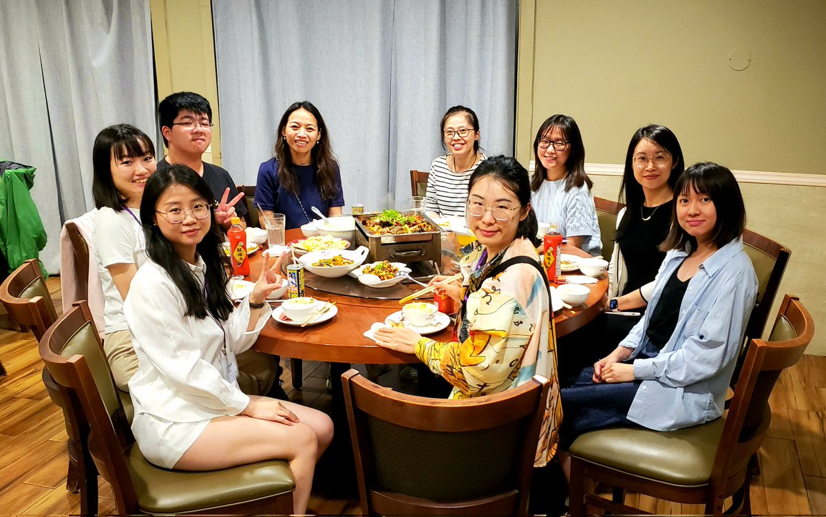 HeYanlin2's tweet photo. Big Xu lab #YongXu fellows #PingwenXu #YangHe and  friends' happy hour in Orlando for CADA and ADA meeting! https://t.co/2jaLpFJvhZ