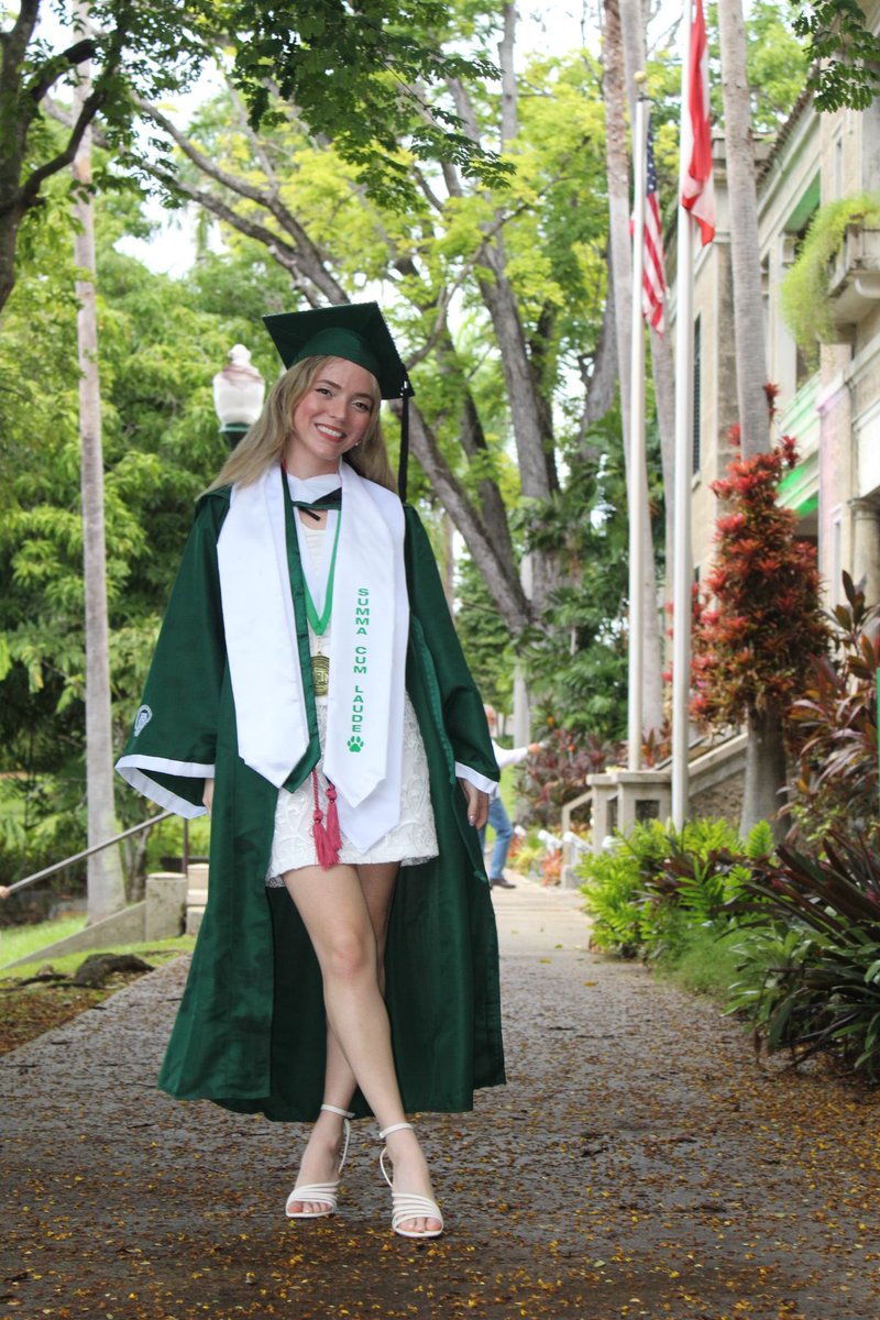 puedo decir que finalmente i graduATEd del colegio 🧚🏻‍♀️