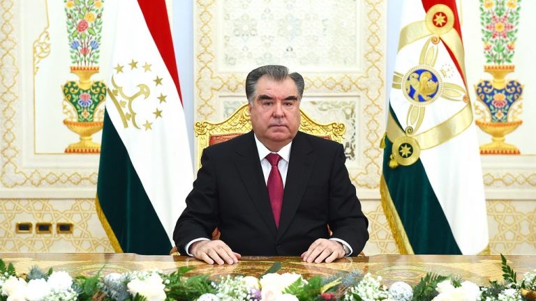 DesiSanatani's tweet photo. @TimesAlgebraIND Tajikistan is a Muslim-majority nation.

Muslims in Tajikistan constitutes 96%.

🚨Tajikistan has banned ❌
- Hijab 🧕
- Beard
- Quran 

🚨Tajikistan put restrictions on ❎
- Eid celebrations
- Wedding banquets
- Funeral banquets

Tajikistan has declared them as foreign culture🔥 https://t.co/yDBjWmEhhm