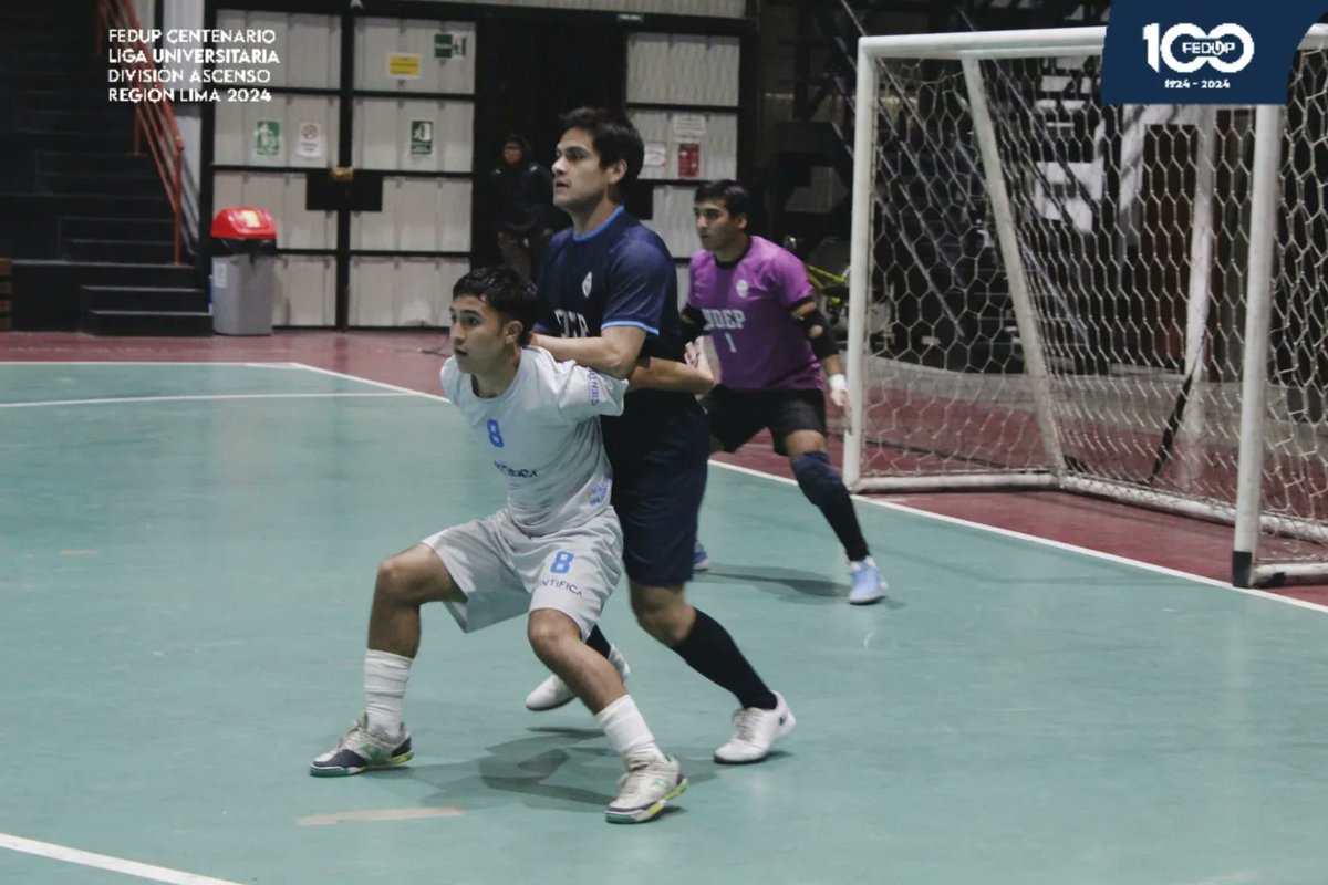 perufedup's tweet photo. ¡SE SUFRE PERO SE GOZA! 🏆🥳
La #UDEP venció 3-2 a la #UCSUR en la quinta fecha del FEDUP Centenario Liga Universitaria de Futsal Varones División Ascenso Región Lima 2024.

📸 @joenaldo26

FEDUP, 100 años promoviendo el deporte universitario 💙❤️ https://t.co/VXqyki9TRB