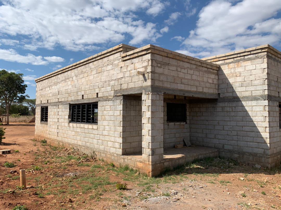 BisankaKing's tweet photo. 📍📍📍

Somewhere in Shantumbu, Kafue, Zambia. (About 6 - 8 Kilometers away from Dandy Crazy’s Pub &amp; Grill).
- I went to take measurements for this existing building to prepare for as-built drawings to pave way for renovations.

#TheSmartStructuralEngineer
#TheProjectManager https://t.co/eDZvEOHXhN
