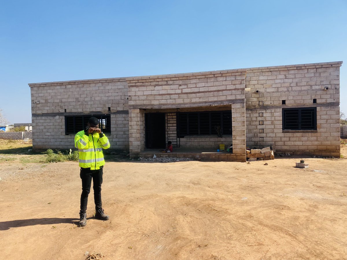 BisankaKing's tweet photo. 📍📍📍

Somewhere in Shantumbu, Kafue, Zambia. (About 6 - 8 Kilometers away from Dandy Crazy’s Pub &amp; Grill).
- I went to take measurements for this existing building to prepare for as-built drawings to pave way for renovations.

#TheSmartStructuralEngineer
#TheProjectManager https://t.co/eDZvEOHXhN