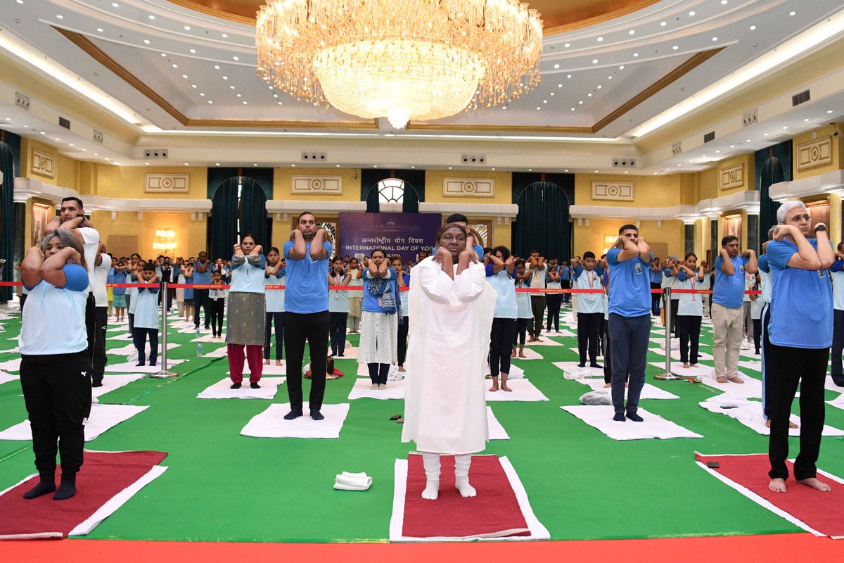 rashtrapatibhvn's tweet image. Greetings to the entire global community, especially the fellow citizens of India on International Yoga Day! Yoga is India&apos;s unique gift to humanity. In view of rising lifestyle related problems, Yoga has become far more important today. Yoga is a way to physical, mental and…