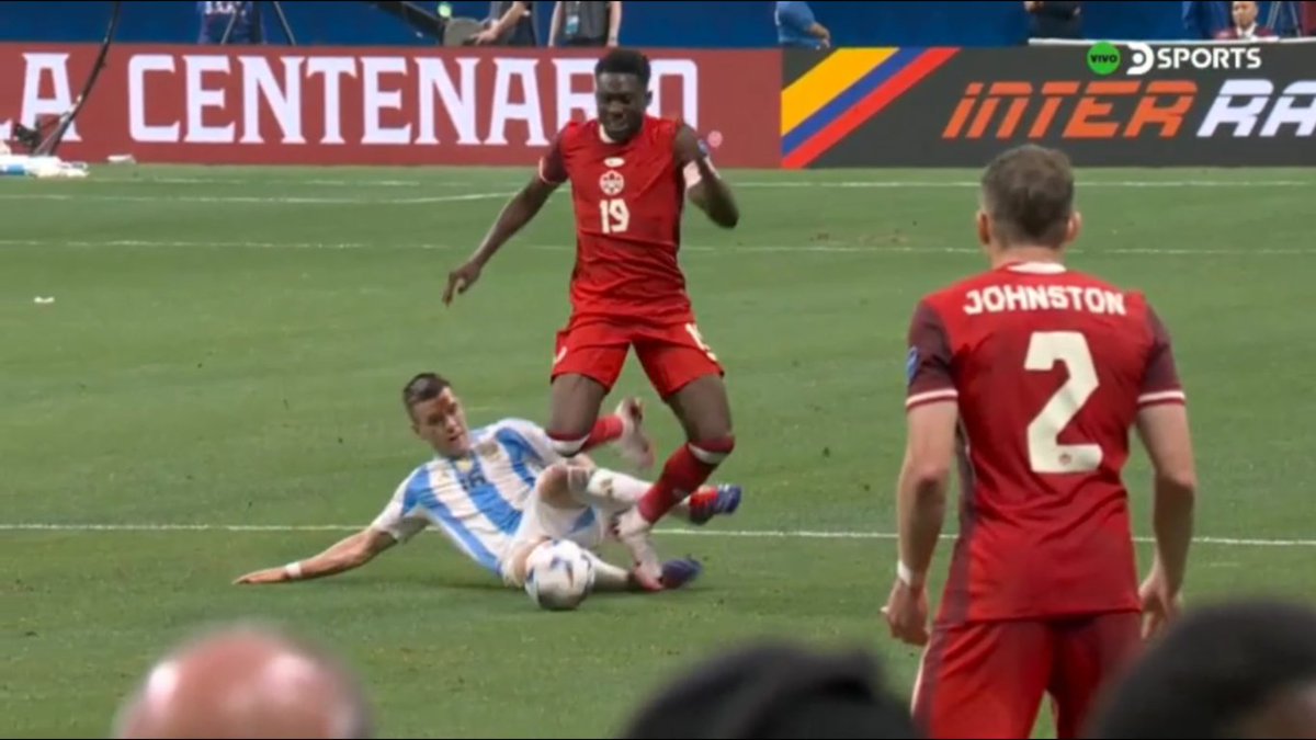 🇦🇷 La campeona del mundo ganó en su debut ante Canadá, fue un juego que se dejó analizar muchos puntos, uno de ellos es trabajar más la convicción y seguridad a la selección norteamericana, es los aspectos de definición, solidez defensivo y saber interpretar los contextos.