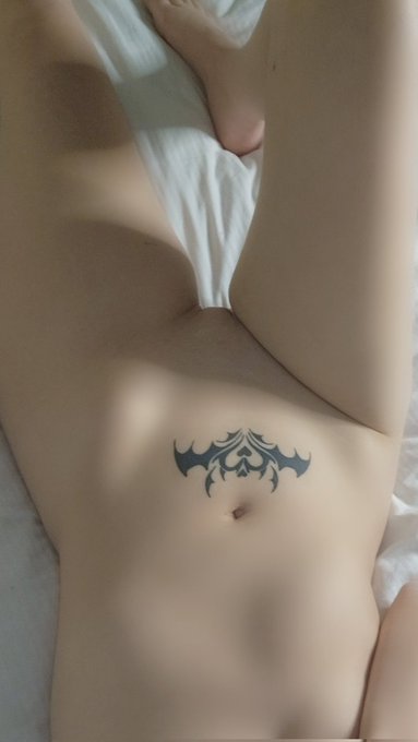 1 pic. does anyone still care about simple pics? https://t.co/KEZujN1IcY<a href="/tag/mvsales"class="tags"><span>#mvsales</span></a>