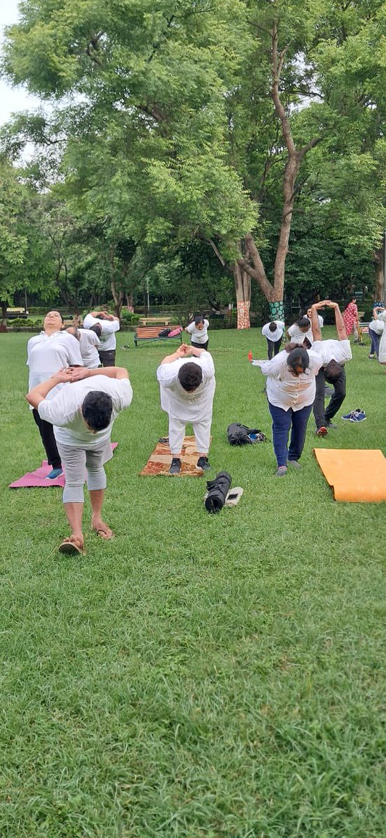 BajpaiUsha's tweet image. #IYD
Celebrated the essence of yoga today—unity, mindfulness, and harmony. 
In #Pune .
Kalyaninagar Joger’s Park with local residents. 
#10YearsOf1D 
@narendramodi 
@JPNadda 
@blsanthosh 
@VanathiBJP 
@BJP4India 
@BJPMahilaMorcha 
@BJP4Maharashtra