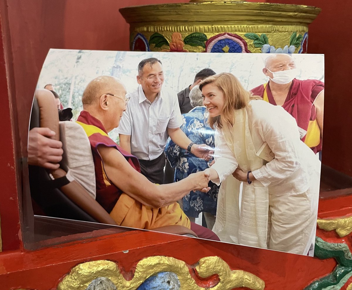 Früher füllte er ganze Stadien. Heute ist es ruhiger geworden um den 14. Dalai Lama. Im Delhi-Podcast erzähle ich von meiner Begegnung mit dem religiösen Oberhaupt der Tibeter im Exil in Indien <a href="/ph_reporterpool/">Peter Hornung</a> @NDRinfo ardaudiothek.de/episode/die-ko…