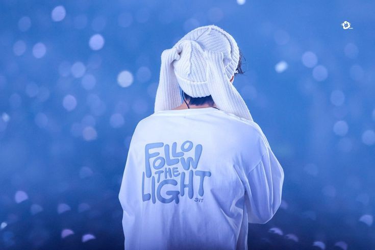 day 5 🐇 . ° . ˚

helooo ! I'm bri, lf interactive #moots !!

⤷ she, filo, INFP, a wonhan girlie  ୭ ˚. ᵎᵎ
⤷ not new to #stantwt &amp; #kpoptwt
⤷ lf carat moots/friends, but any fandoms are welcome !  ๋࣭ ⭑

♡/↻ to be moots + to spread, thank u !!