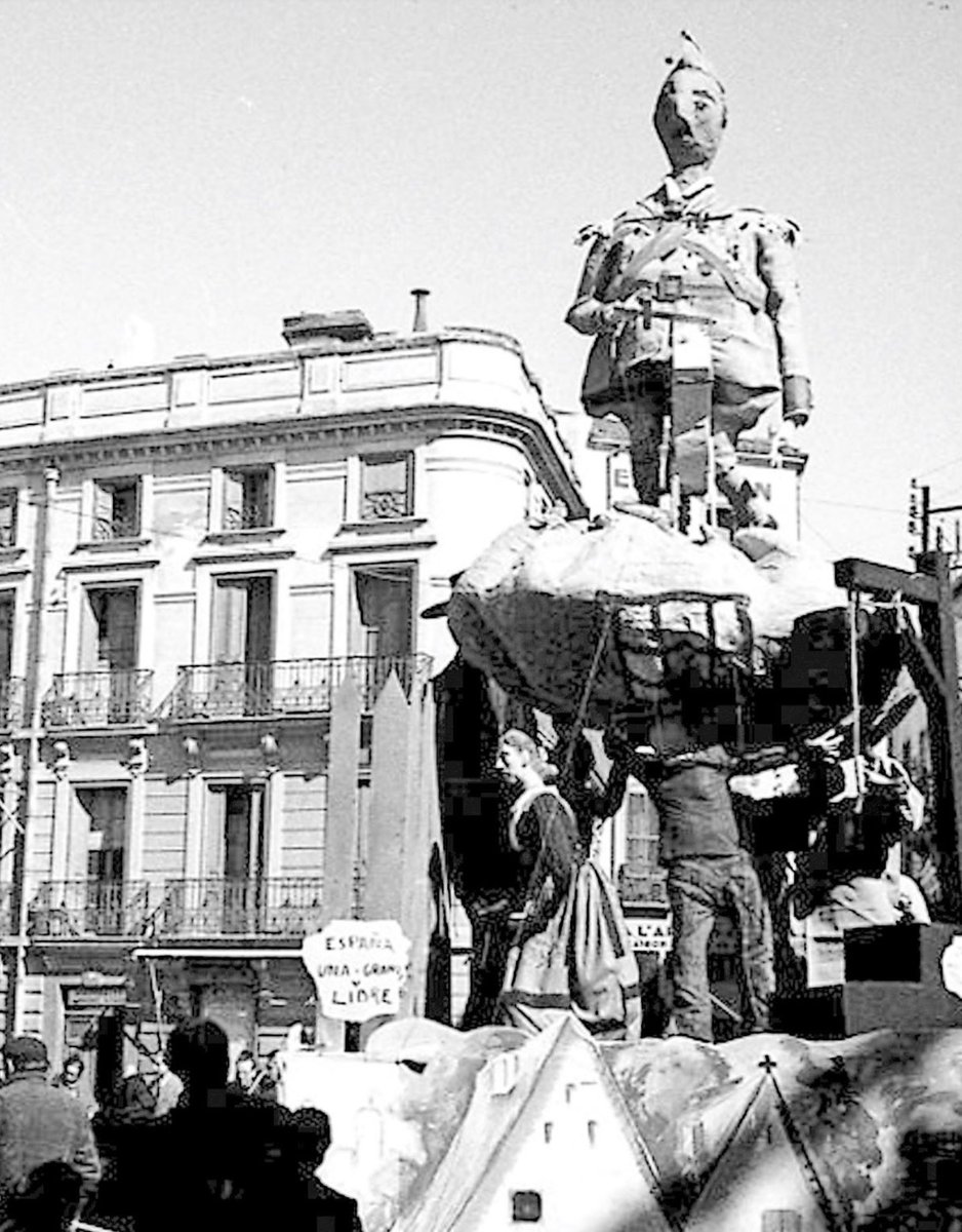 “Cremem a Franco”, Falla Plaça Pont d’Envestit, Perpinyà, 1946.
