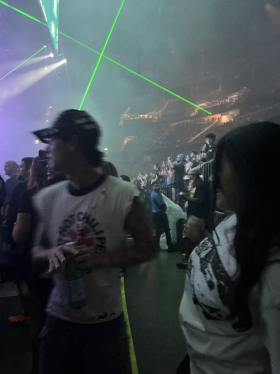 jxdnurrea's tweet image. when he realized i got the merch and had to tell shannon 🥹🥹🥹