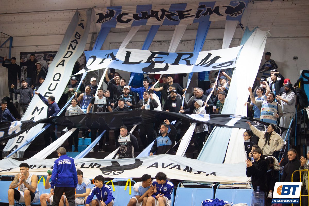 BasquetTotal's tweet photo. #DTAxBT | LOS MIRA DESDE ARRIBA

Atenas le sacó el invicto a San Telmo Rápido Sport al vencerlo por 97-78 en el gimnasio Antonio María Borderes y continuar como uno de los punteros de la DTA.

📝 @JRodriguezRey 
📸 @FlorIglesias6 

👉 https://t.co/8DqDGWBYvk https://t.co/rSCUUmcOhY