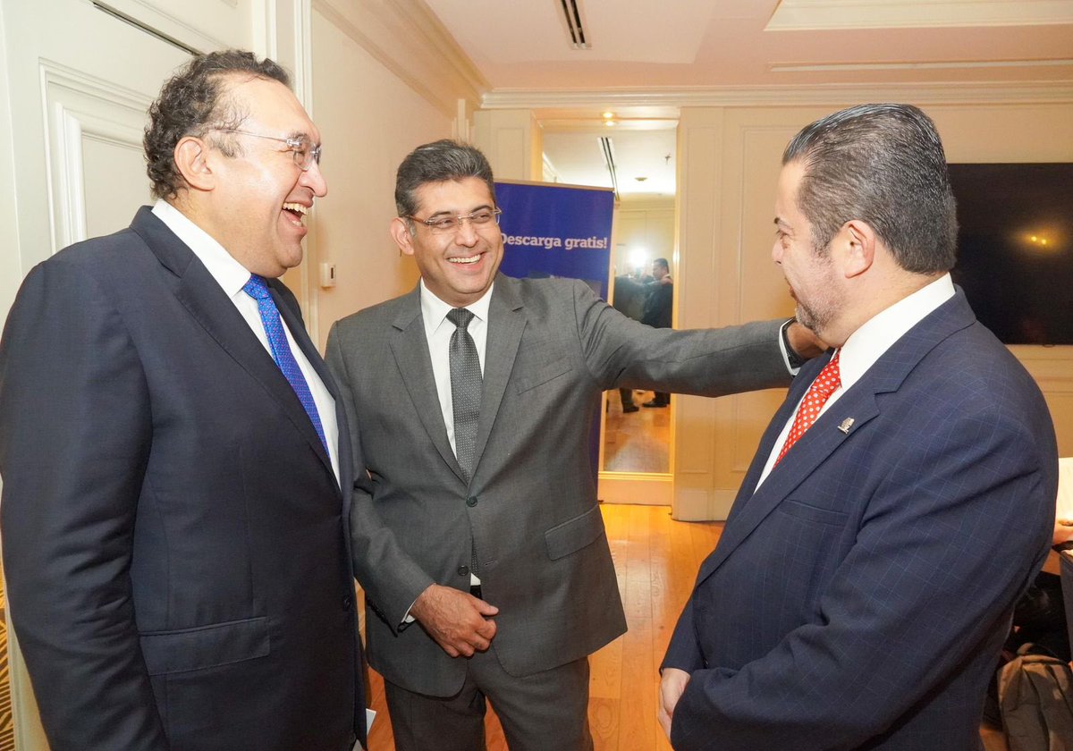 RaulRuizRobles's tweet photo. Agradezco la invitación de @Armando_ZunigaS Pdte de @Coparmex_CDMX a este foro en donde reafirmé que como @GobOax tenemos el compromiso de seguir trabajando para generar condiciones que permitan la #ProsperidadCompartida https://t.co/CvcaT3GcLH