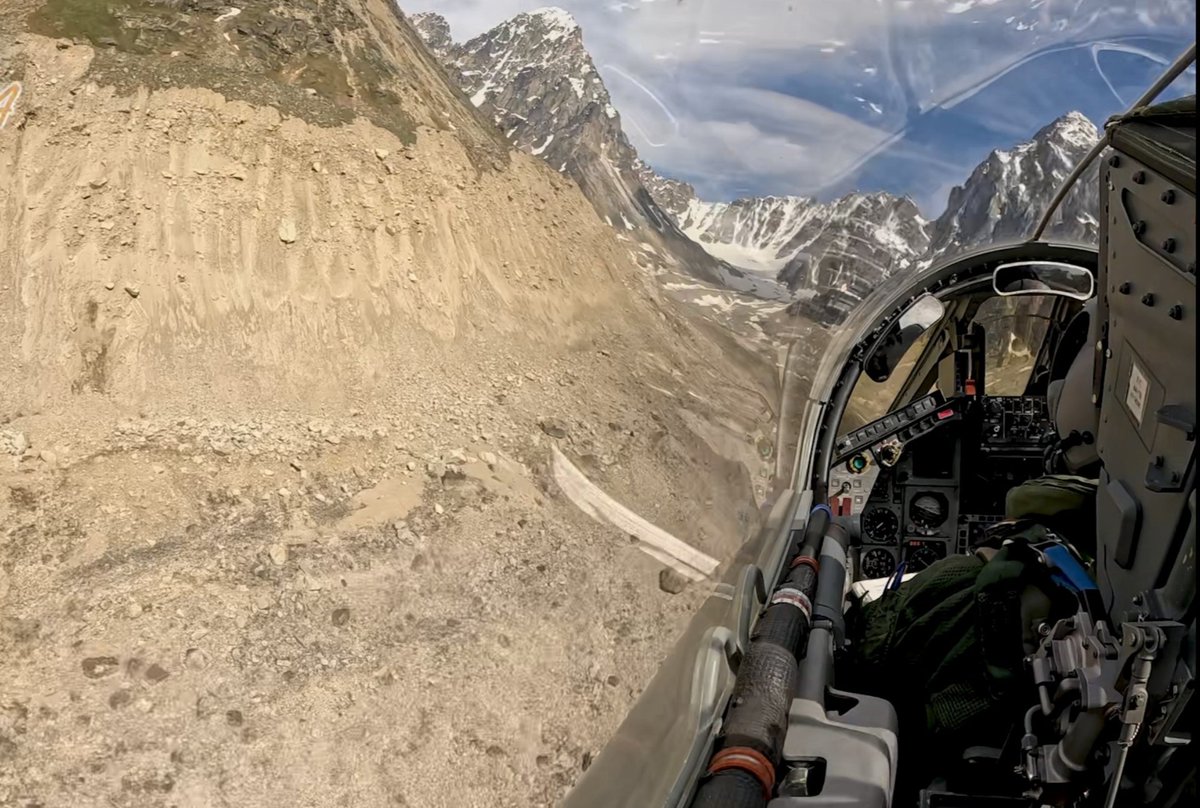 Team_Luftwaffe's tweet image. 😳🤯!! Diese Aufnahmen toppen alles, was wir bisher im Tiefflug gesehen haben. Schaut Euch heute um 8 Uhr deutscher Zeit unser Tiefflugvideo auf unserem WhatsApp-Kanal in der exklusiven 😈Devil-Sneak-Preview-Version an, bevor wir es in der 👻Ghost-Version um 10 Uhr auf Instagram