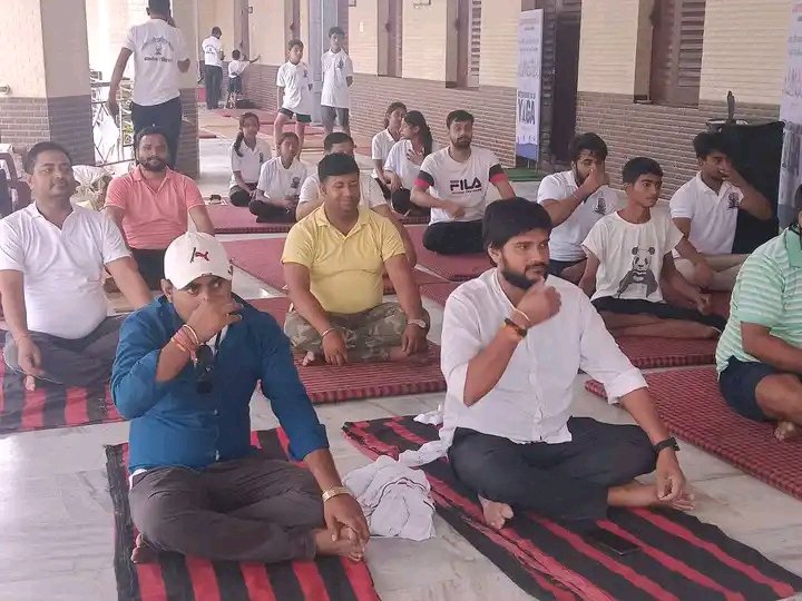 Happy International Yoga Day - 2024.
#CSCPeYoga #CSCYogaWithFamily, #YogaForSelfAndSociety, #IDY2024, <a href="/moayush/">Ministry of Ayush</a>, <a href="/CSCegov_/">CSCeGov</a> <a href="/CSCSPV_Health/">CSC Health</a>.