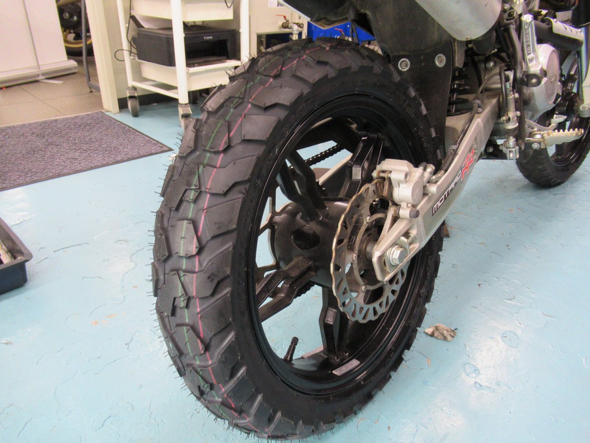 ysp_yokohamam's tweet photo. オーナーが BETA に履いたのは IRC GP410
ゴツくて、太くて、格好いいので これでお願いしますとのこと
確かに格好いい
お薦めです👍
#IRC #GP410 #格好いい #YSP横浜南 https://t.co/pgT8rw7BeZ