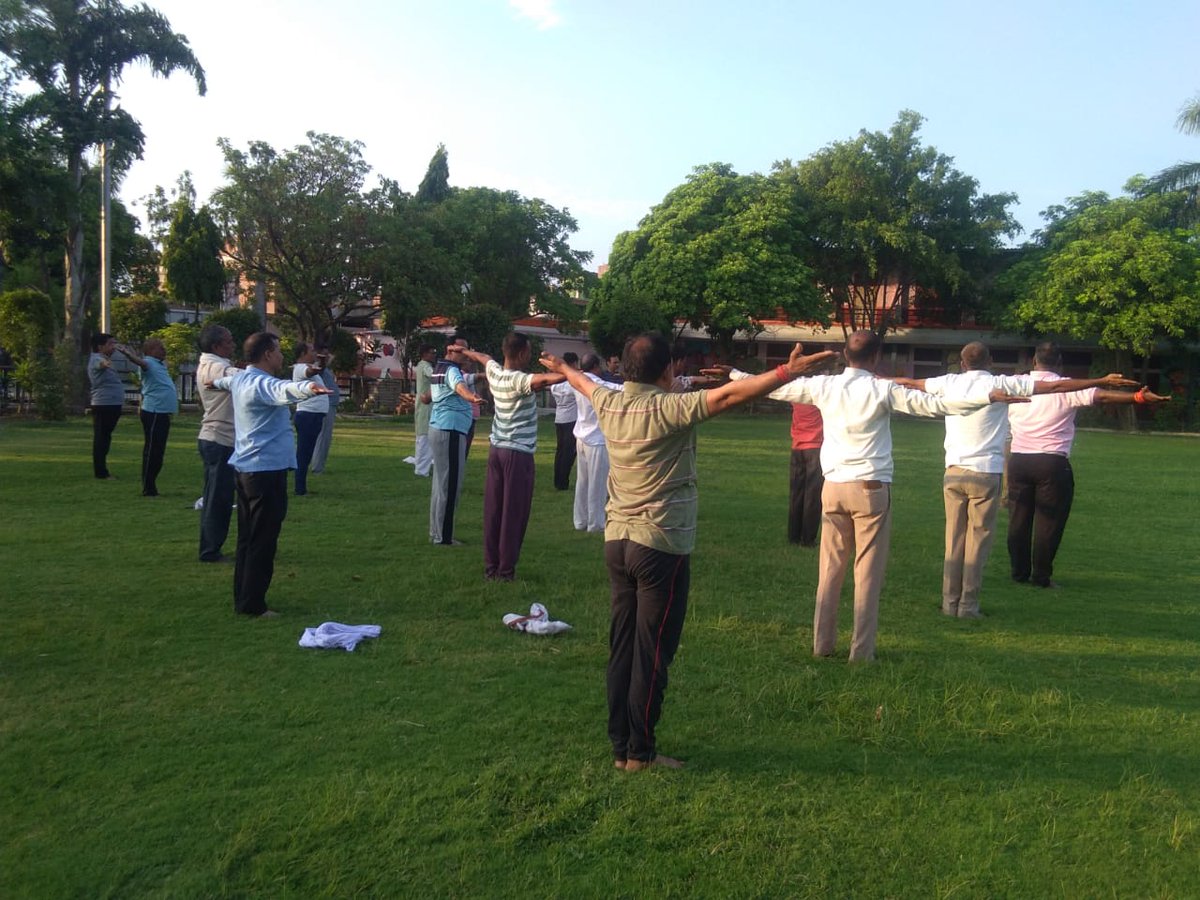 #cscpeyoga,#cscyogawithfamily,#yogaforselfandsocity ,#idy2024 ,<a href="/moayush/">Ministry of Ayush</a>,<a href="/CSCegov_/">CSCeGov</a> ,<a href="/CSCSPV_Health/">CSC Health</a> 
VLE Vishwanath Singh
CSC id-254276170011
Block-Rasulabad
District Kanpur Dehat
Organize bye vle with 40+ people