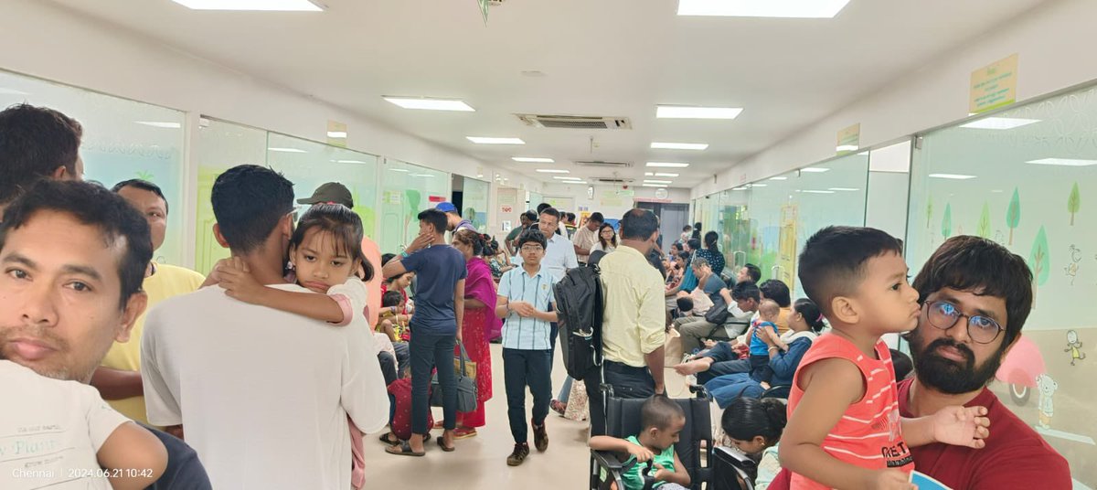 Mayank021Mayank's tweet photo. @Apollo_Chennai No sitting space for patients and doctors not yet arrived to attends patients in Apollo Children Hospital Greams Road https://t.co/FWIFIOwdl3