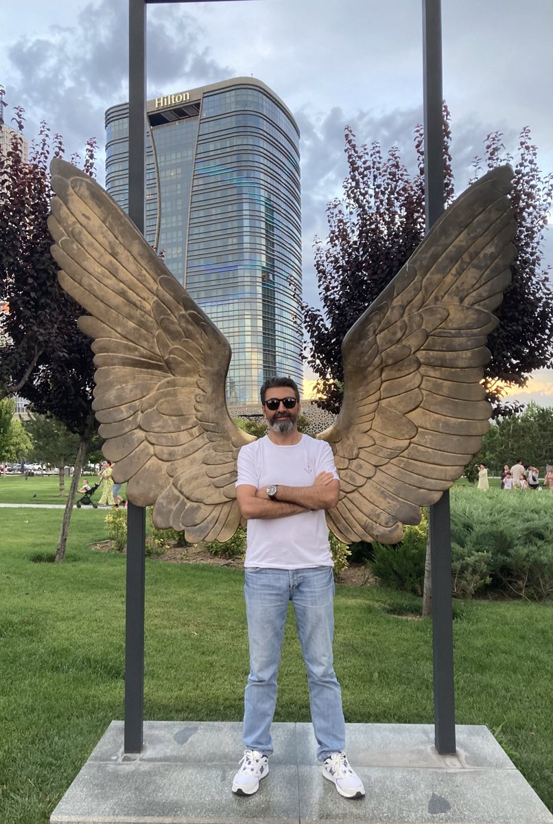 Günaydın…
Uçmak için fiziksel kanatlara ihtiyacın yok, yüreğindeki kanatları kullan.