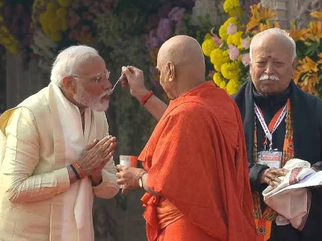 प्रयाग का कुंभमेला यह बौद्धों का मेला है।
राजा हर्षवर्धन के समय यह बौद्धों का मेला था।
विदेशी ब्राह्मणों ने चोरी करके ही वैदिक धर्म डेवलप किया। योग भी बौद्धों का है।
 इसलिए यह धर्म गुंडों का, चोरों का तथा आतंकवादियों का धर्म है!
#Brahmins_Burnt_Nalanda