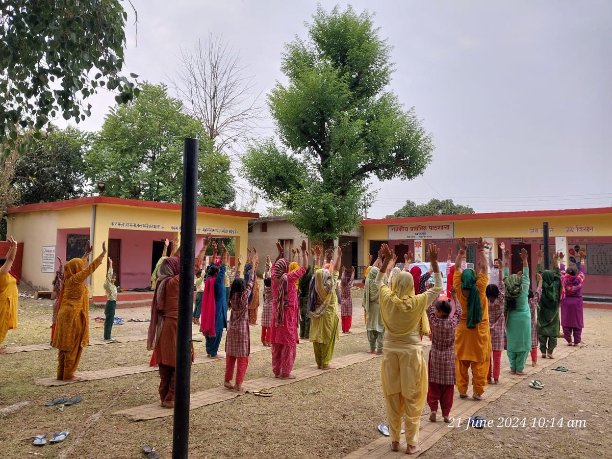 CSC Himachal (@cschimachal) on Twitter photo International Yoga day center at nurpur block distt kangra himachal pradesh by vle akhil
#CSCPeYoga, #CSCYogaWithFamily, #YogaForSelfAndSociety, #IDY2024, <a href="/moayush/">Ministry of Ayush</a>, <a href="/CSCegov_/">CSCeGov</a>, <a href="/CSCSPV_Health/">CSC Health</a>.<a href="/ashok_chauhanHP/">Ashok Chauhan</a> <a href="/DhawaniM/">Dhawani Madan</a> <a href="/Lucky_csc/">Lucky Puri</a> International Yoga day center at nurpur block distt kangra himachal pradesh by vle akhil
#CSCPeYoga, #CSCYogaWithFamily, #YogaForSelfAndSociety, #IDY2024, <a href="/moayush/">Ministry of Ayush</a>, <a href="/CSCegov_/">CSCeGov</a>, <a href="/CSCSPV_Health/">CSC Health</a>.<a href="/ashok_chauhanHP/">Ashok Chauhan</a> <a href="/DhawaniM/">Dhawani Madan</a> <a href="/Lucky_csc/">Lucky Puri</a>