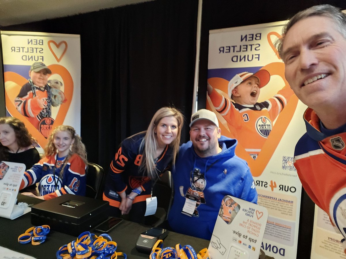 Geetee_123's tweet photo. @simply_cecily Seeing you with me and my friends watching #Clouder at @EdmontonOilers playoff games and supporting a special cause Cecily! #LetsGoOilers @BenStelterFund @westedmontonvw #playLabambaBaby https://t.co/eHex3EM5N7