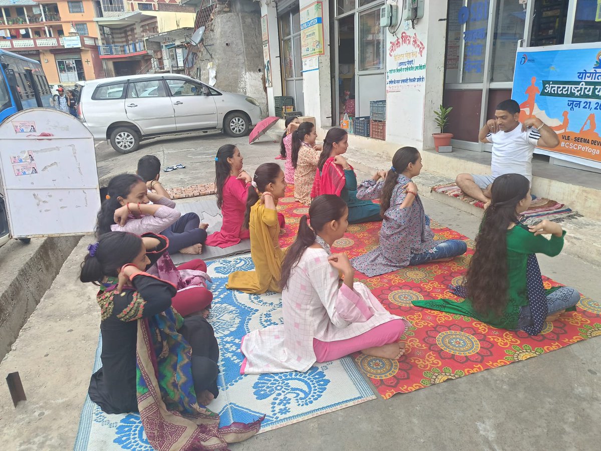 CSC Himachal (@cschimachal) on Twitter photo International Yoga day center at distt mandi himachal pradesh by vle seema devi
#CSCPeYoga, #CSCYogaWithFamily, #YogaForSelfAndSociety, #IDY2024, <a href="/moayush/">Ministry of Ayush</a>, <a href="/CSCegov_/">CSCeGov</a>, <a href="/CSCSPV_Health/">CSC Health</a>.<a href="/ashok_chauhanHP/">Ashok Chauhan</a> <a href="/DhawaniM/">Dhawani Madan</a> <a href="/Lucky_csc/">Lucky Puri</a> International Yoga day center at distt mandi himachal pradesh by vle seema devi
#CSCPeYoga, #CSCYogaWithFamily, #YogaForSelfAndSociety, #IDY2024, <a href="/moayush/">Ministry of Ayush</a>, <a href="/CSCegov_/">CSCeGov</a>, <a href="/CSCSPV_Health/">CSC Health</a>.<a href="/ashok_chauhanHP/">Ashok Chauhan</a> <a href="/DhawaniM/">Dhawani Madan</a> <a href="/Lucky_csc/">Lucky Puri</a>