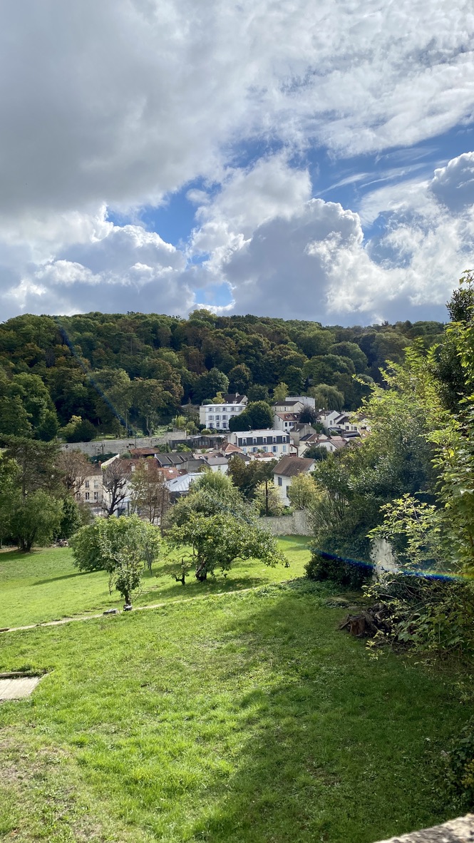 RendrFrance's tweet image. 📢 L&apos;équipe Rendr se réunira demain dans une commune de la région @iledefrance pour le lancement d&apos;un nouveau parcours ! ✨

A votre avis, de quelle ville s&apos;agit-il ❓

💡 La réponse en images !

📸 Emma Thévenot

#tourisme #iledefrance #applicationmobile