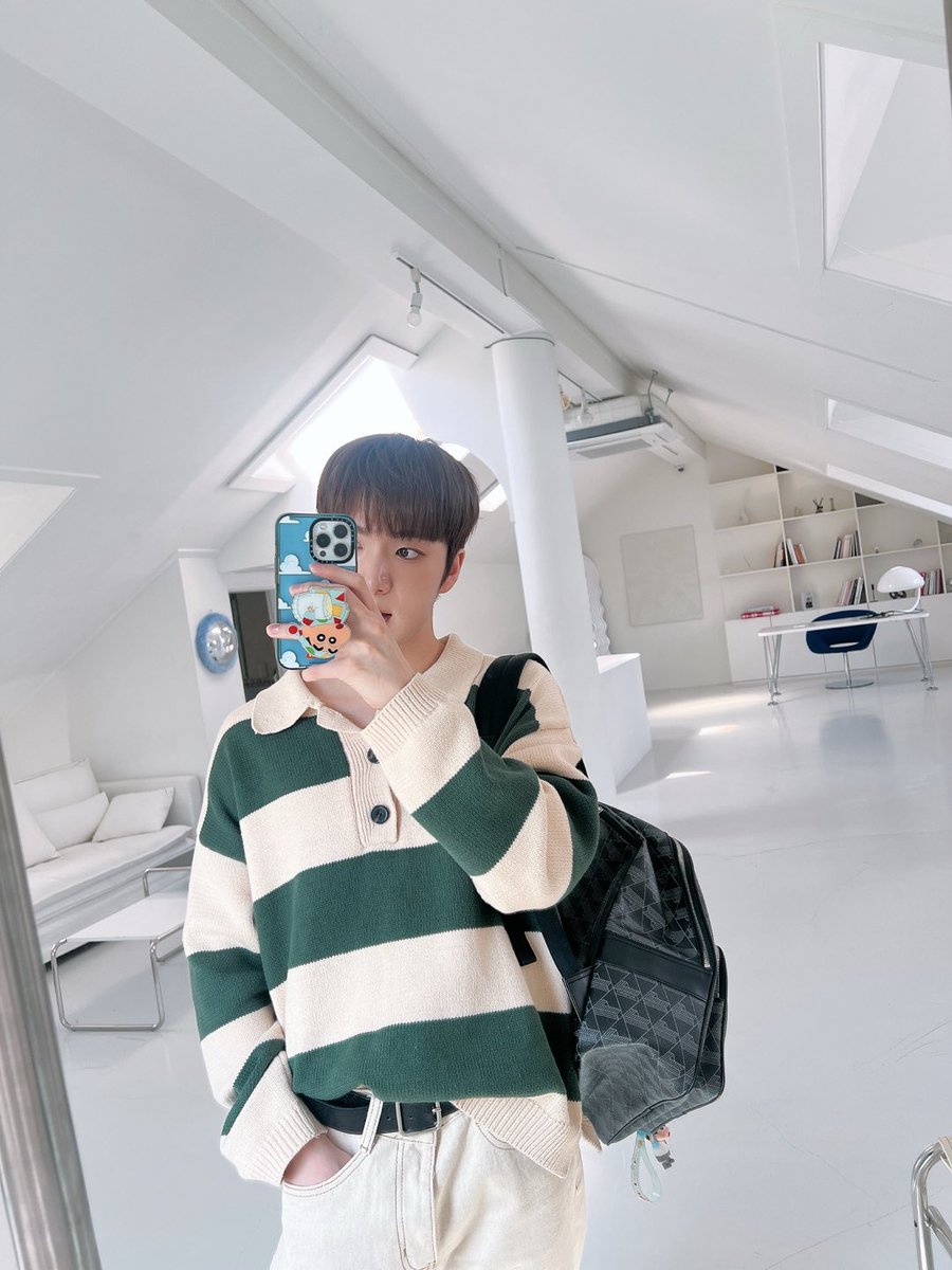 [#OX]

포애기 뭐하냥~
 
#OMEGA_X #오메가엑스  
#케빈 #KEVIN