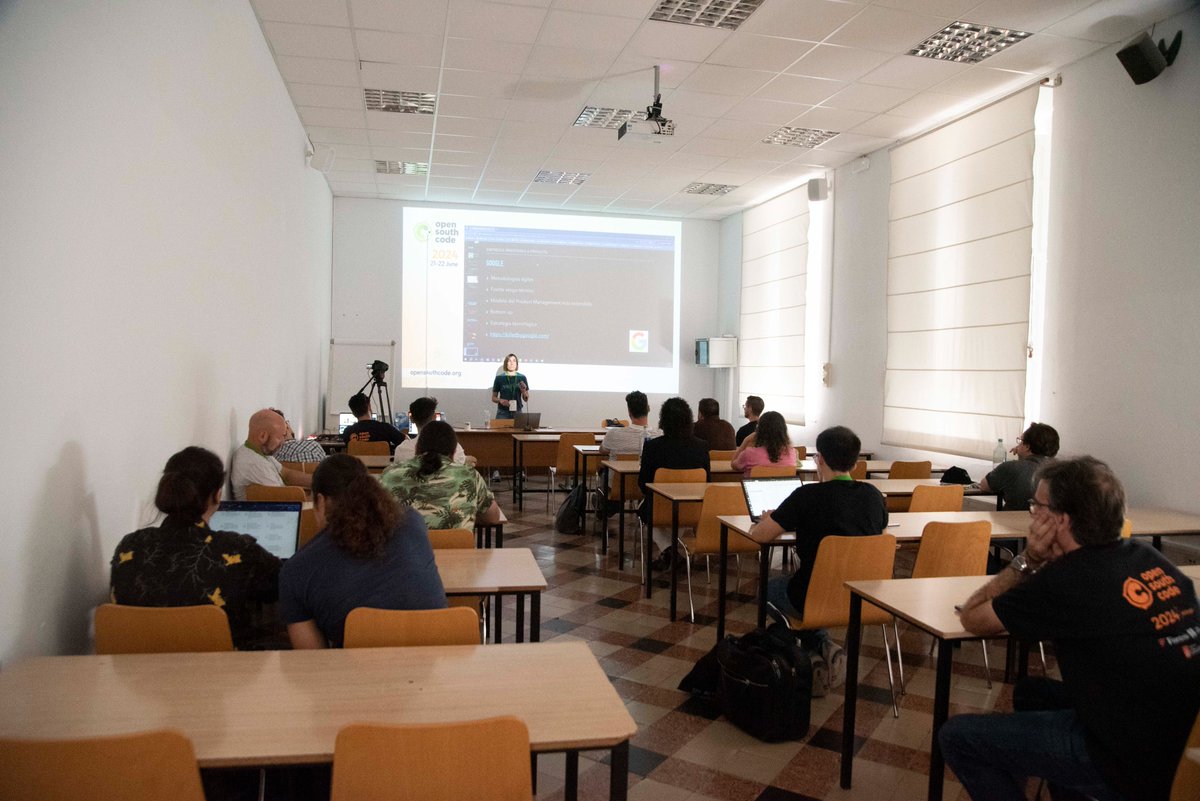OpenSouthCode's tweet photo. “¿Está el diseño de producto ‘de moda’?” Esta y otras preguntas nos hace Adela Ferrer en su charla de #OpenSouthCode24 👩‍💻 Aportar valor a un negocio, resolviendo problemas de usuarios a través de la tecnología, esa es la clave del #ProductoDigital. https://t.co/OewUc8qXlN