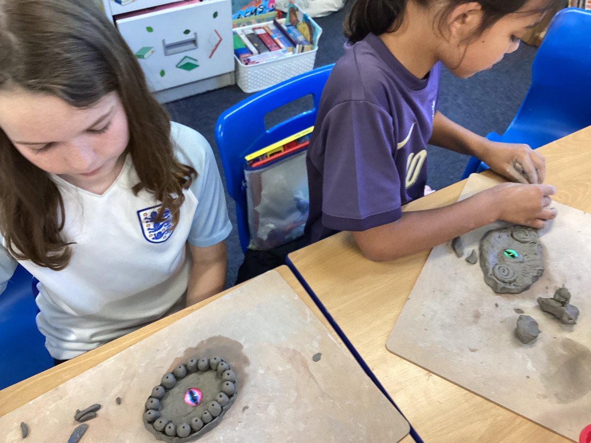 JORPS_1's tweet photo. Our dragon eyes are coming to life in #JORPSYear5. We have sketched, designed and moulded clay and thoroughly enjoyed being as imaginative as possible with textured scales, swirls and even horns!
#imaginativethinking https://t.co/v3XxlB3Vcx