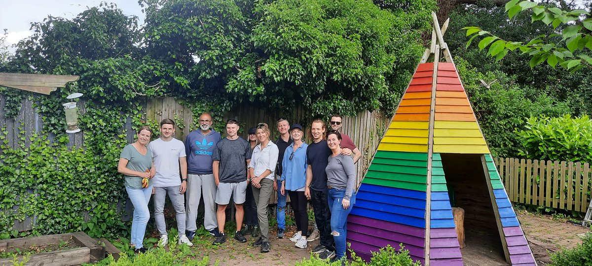Hazel_Oak's tweet photo. Hazel Oak staff were excited to work with another team of volunteers from AstraZeneca and Employee Volunteering on our school garden on Wednesday 19th June 2024.

The results were amazing, thank you for all your hard work for our school. 😁😁😁 https://t.co/gl65FpJCBL