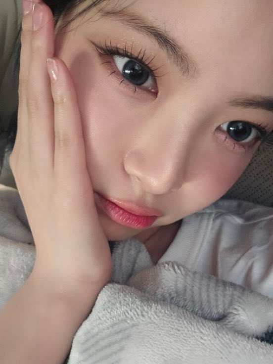 etnchae's tweet image. !p 세븐틴 선배님 – HOT 🔥‼️ even though it’s #scorching today, ❤️‍🔥피어나❤️‍🔥 still came to watch mu–bank! (∗˃̶ ᵕ ˂̶∗)💝 get home safely 💨 n’ perhaps . .  an ice cream on d way home? 🍨💭