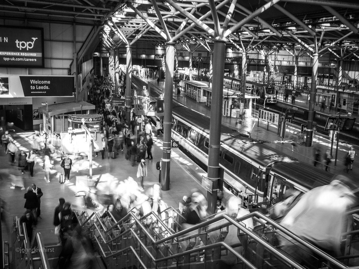 jpdewhirst's tweet photo. Leeds station #blackandwhitephotography #bnwphotography @networkrail @Gallery365photo @ThePhotoHour https://t.co/W1ReNkv1DJ