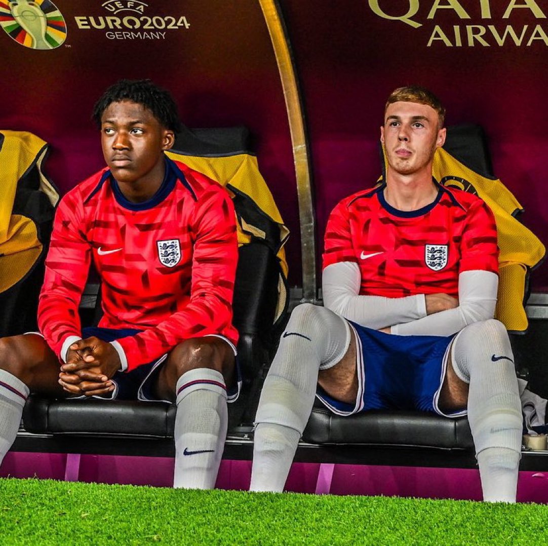 I hope England pay by crashing out of the @EURO2024 for doing this to Kobbie Mainoo and Cole Palmer

These young stars deserves better....