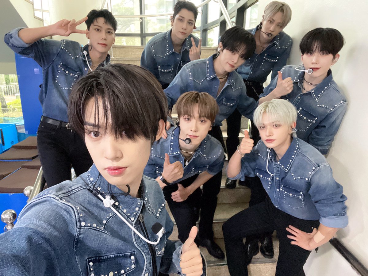 [📸]

금요일도 고생 많았어요 ELSE💙
주말도 함께 달려봐요! ⚡

#BAE173 #비에이이173
#WHAT