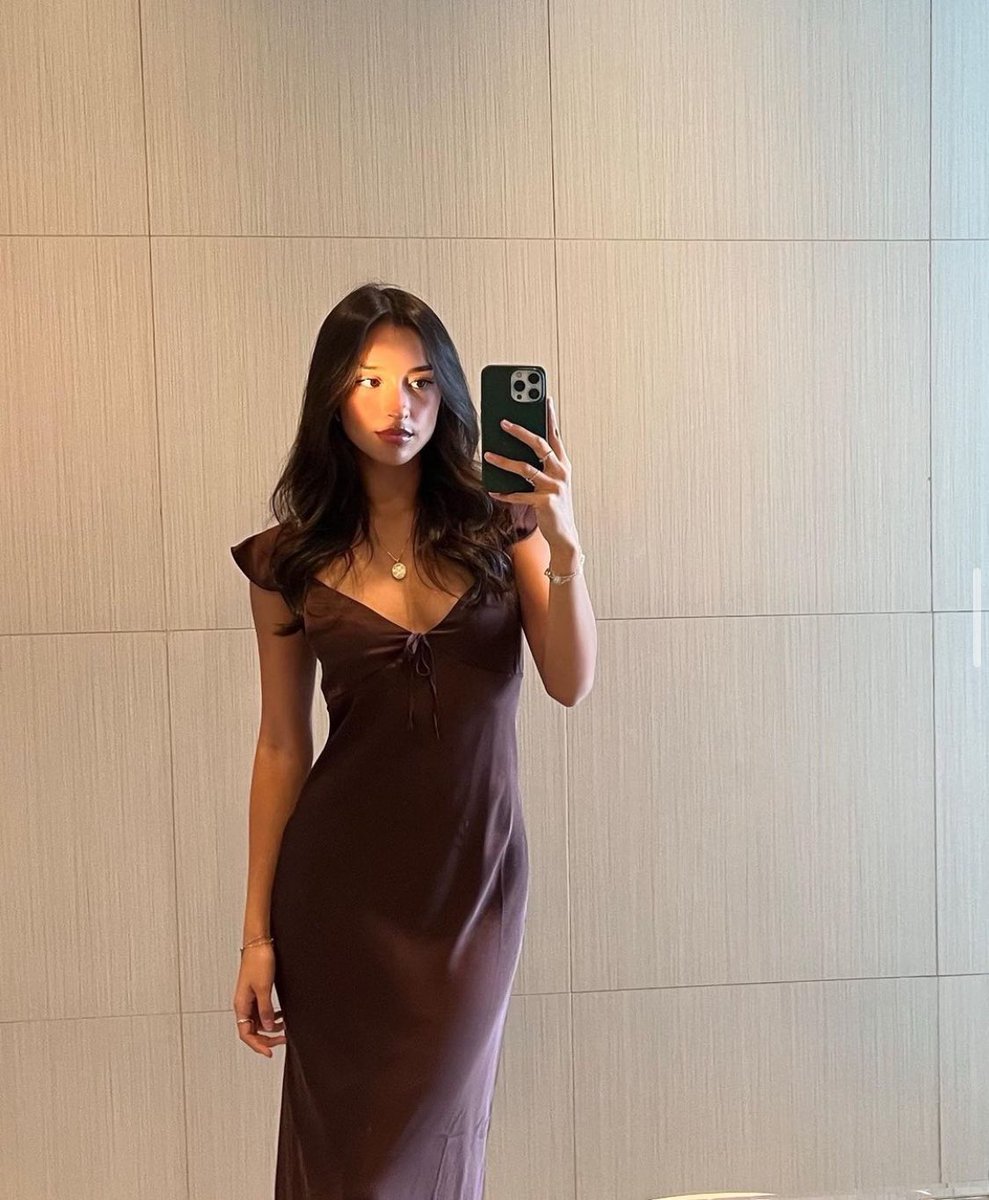 xen06last's tweet photo. bodoamat dengan charles, we want ALEXANDRA MALENA SAINT MLEUX 🧎🏻‍♀️ https://t.co/dVFtsr8mwf