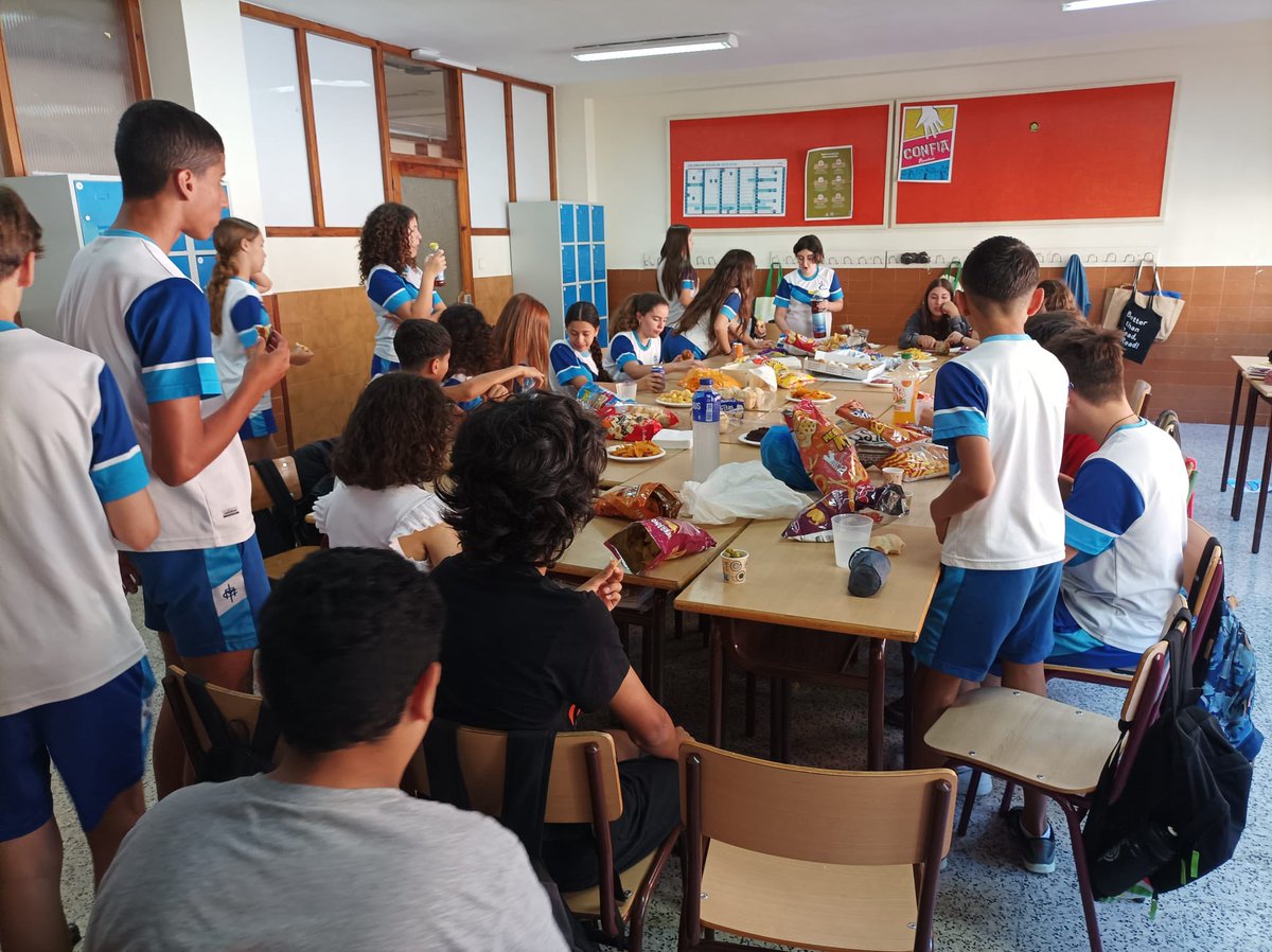 Aquest final de curs ha estat ple d’activitats per a l’alumnat de 1r i 2n d’ESO! 🎉 Durant l’última setmana, han gaudit d’una visita a l’Espai Gaudí, partits alumnes-professors i una refrescant visita a les piscines municipals.☀️
#confía #consolacióneduca <a href="/ETEConsolacion/">Colegios Consolación 💙</a>