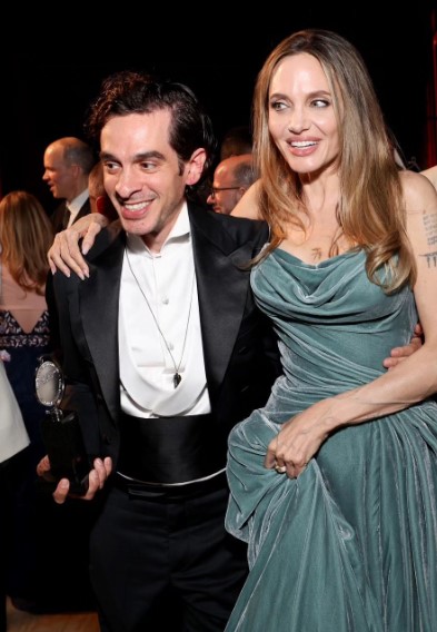Angelina Jolie Fan on X: "Angelina Jolie and rumoured boyfriend Justin  Levine #angelinajolie https://t.co/yXsgljV2Lu" / X