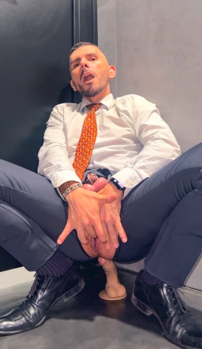 Got horny in the office 🏢 and had to play with my mancunt 🍑 after the business 👨&zwj;💼meeting   @werther1_men<a href="/tag/bkk"class="tags"><span>#bkk</span></a><a href="/tag/sissy"class="tags"><span>#sissy</span></a><a href="/tag/hombres"class="tags"><span>#hombres</span></a><a href="/tag/officesex"class="tags"><span>#officesex</span></a><a href="/tag/arschfotze"class="tags"><span>#arschfotze</span></a><a href="/tag/socksfetish"class="tags"><span>#socksfetish</span></a>