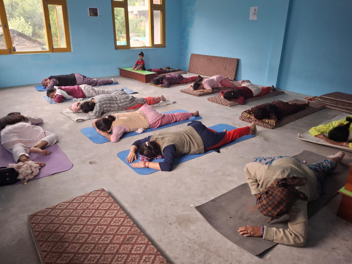 CSC Himachal (@cschimachal) on Twitter photo International Yoga day center at distt kullu himachal pradesh by vle maheshwari
#CSCPeYoga, #CSCYogaWithFamily, #YogaForSelfAndSociety, #IDY2024, <a href="/moayush/">Ministry of Ayush</a>, <a href="/CSCegov_/">CSCeGov</a>, <a href="/CSCSPV_Health/">CSC Health</a>.<a href="/ashok_chauhanHP/">Ashok Chauhan</a> <a href="/DhawaniM/">Dhawani Madan</a> <a href="/Lucky_csc/">Lucky Puri</a> International Yoga day center at distt kullu himachal pradesh by vle maheshwari
#CSCPeYoga, #CSCYogaWithFamily, #YogaForSelfAndSociety, #IDY2024, <a href="/moayush/">Ministry of Ayush</a>, <a href="/CSCegov_/">CSCeGov</a>, <a href="/CSCSPV_Health/">CSC Health</a>.<a href="/ashok_chauhanHP/">Ashok Chauhan</a> <a href="/DhawaniM/">Dhawani Madan</a> <a href="/Lucky_csc/">Lucky Puri</a>