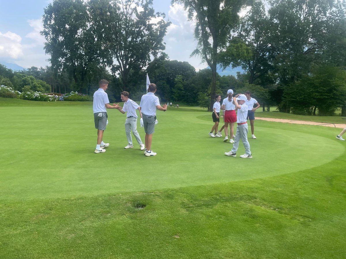 Che grande successo per la squadra svizzera di golf! 🇨🇭 
8 juniores U14 provenienti dalle regioni est e sud hanno vinto l’incontro match play contro la Lombardia, Italia, al golf di Ascona lo scorso 18 e 19 giugno🇨🇭💪