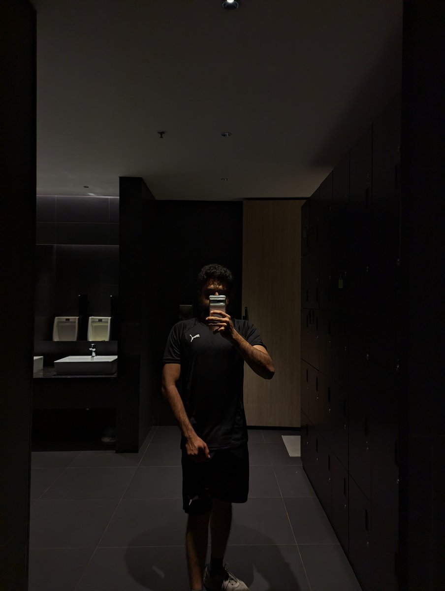 leonard11999's tweet photo. day 42 of #100daysofworkout
did chest and triceps πͺπ» https://t.co/FSHn5l7T2K